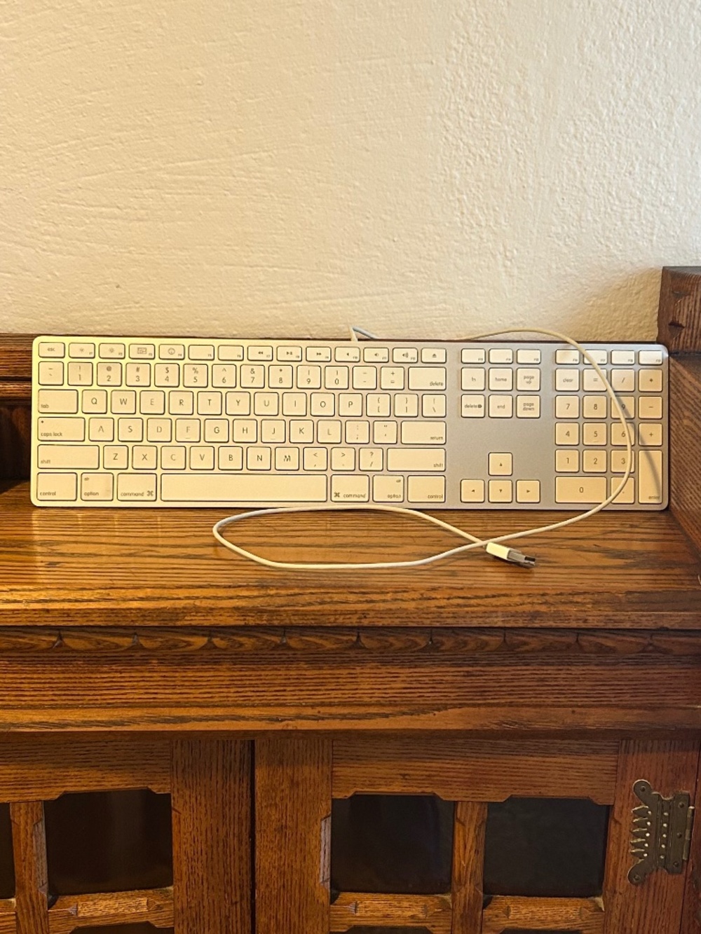 Apple Mac Wired A1243 Slim Aluminum Keyboard w/ 2 USB Ports - Tested, Working
